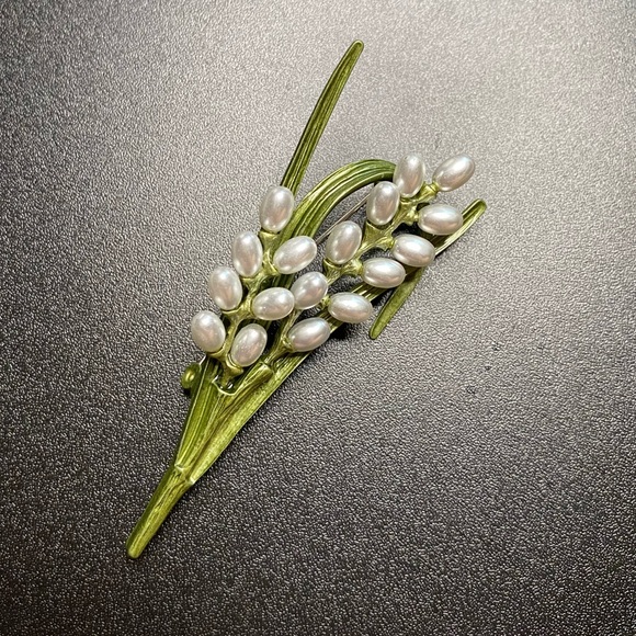 lily of the valley brooch pin - Picture 1 of 2